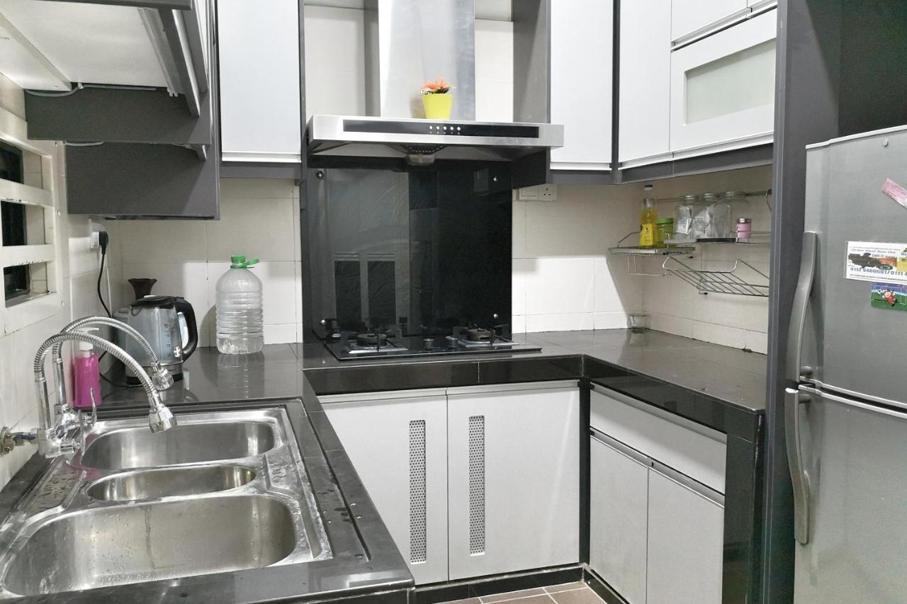 Teratak Persona Homestay. 4 Rooms Double Storey Terrace In Kuantan City. 外观 照片