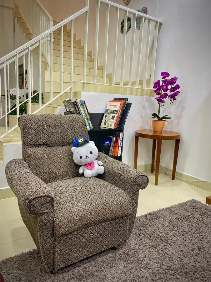 Teratak Persona Homestay. 4 Rooms Double Storey Terrace In Kuantan City. 外观 照片